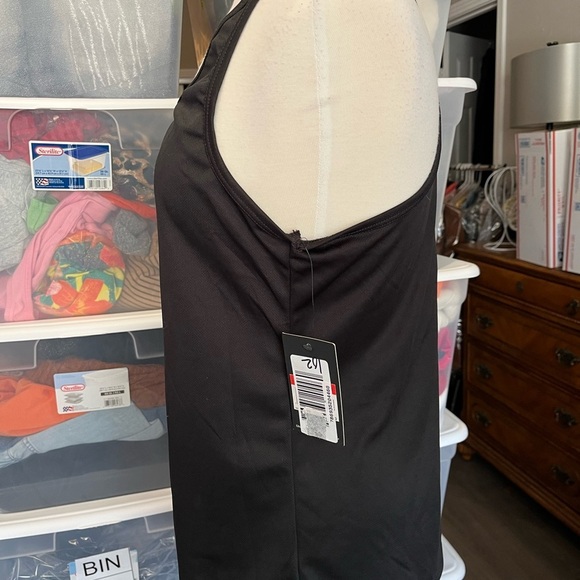 Tank - Picture 3 of 5